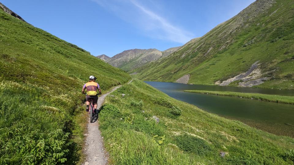 Bike rider on Devils Pass